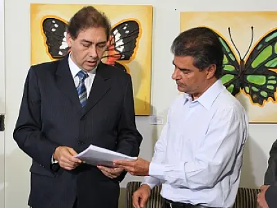 Nelsinho e Alcides Bernal apresentam equipes responsáveis pela transição