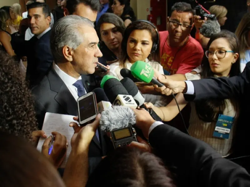 Reinaldo Azambuja sanciona reforma que reduz tamanho do Governo