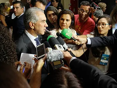 Reinaldo Azambuja sanciona reforma que reduz tamanho do Governo