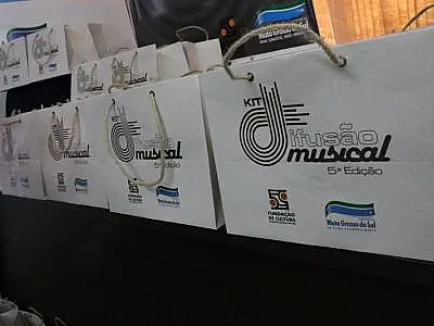 Rádios de todo o país começam a receber kits com música de MS