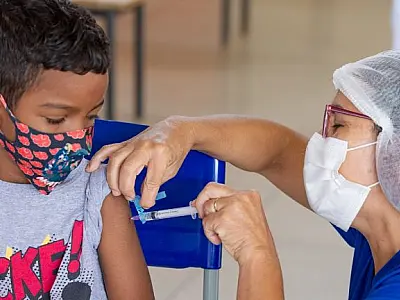 COM TODAS AS DOSES DISPONÍVEIS, CAMPANHA MULTIVACINAÇÃO ACONTECE NAS 72 UNIDADES
