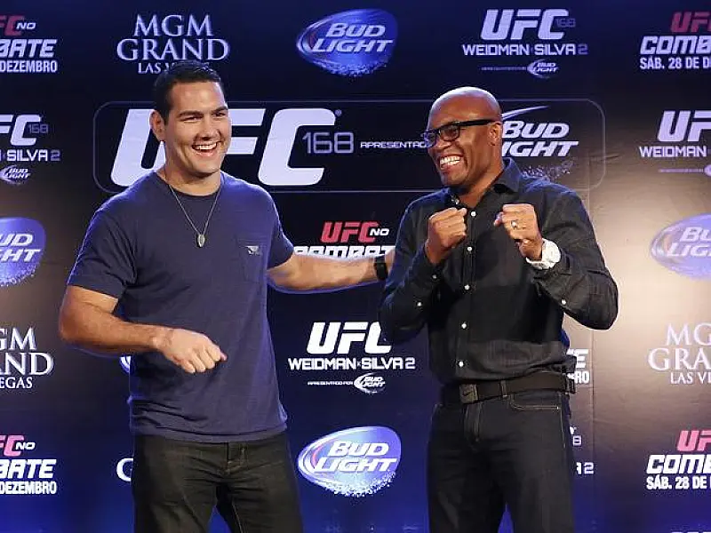 A. Silva e C. Weidman brincam sobre o que mudou após nocaute no UFC 162