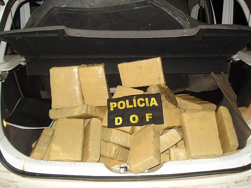 DOF apreende maconha dentro de veículo em Amambai
