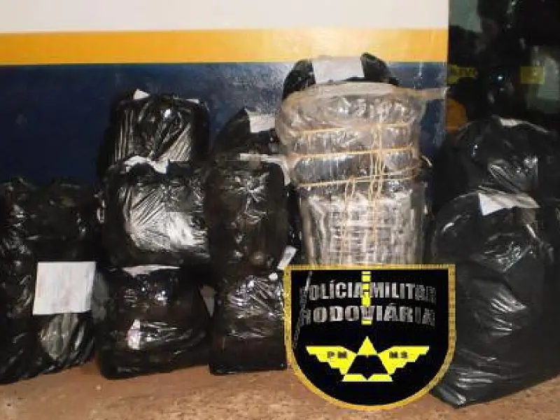 PMR de Amandina apreende contrabando em três veículos