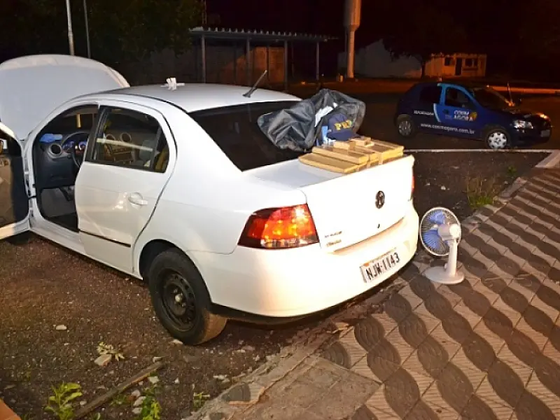PRF apreende veiculo com 12 tabletes de maconha na BR-163