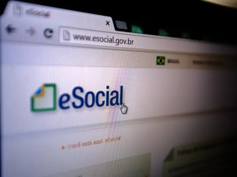 Empregadores domésticos têm até hoje para pagar guia de novembro do eSocial
