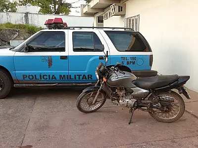 Com apoio do Exército 6º BPM recupera moto roubada em Corumbá