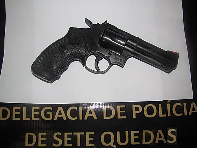 Rapaz é preso por disparos de arma de fogo em Sete Quedas