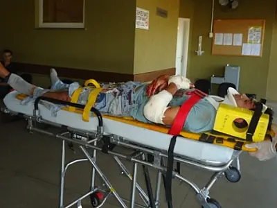 Motociclista fica ferido ao bater em caminhão na BR-163