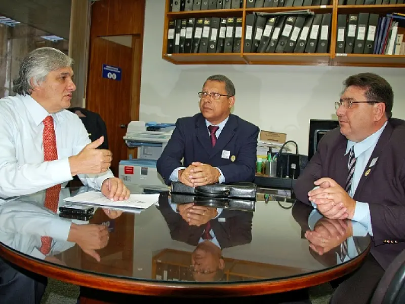 Cinco prefeitos de MS buscam liberação de verba