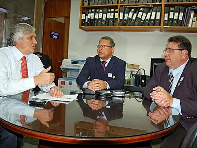 Cinco prefeitos de MS buscam liberação de verba