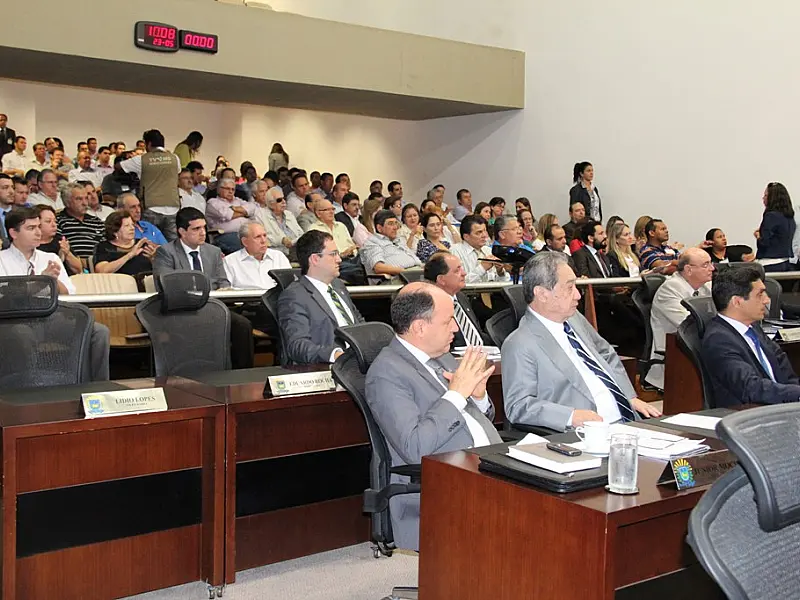 Deputados estaduais vão a Brasília para tentar resolver conflito agrário no MS