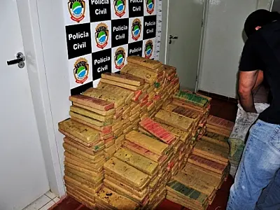 PM apreende uma tonelada de droga na MS-141