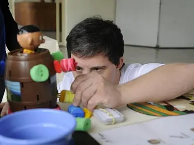 Cartilha detalha direitos de pessoas com síndrome de Down à educação