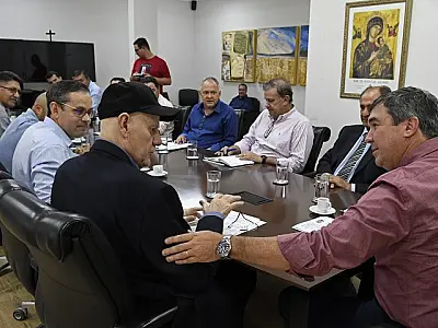 Municipalismo: governador recebe comitiva de Laguna Carapã