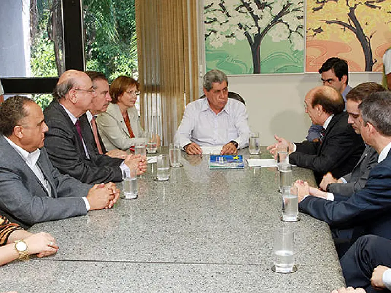 Grupo espanhol pretende instalar indústria de cosméticos em MS