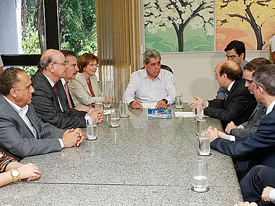 Grupo espanhol pretende instalar indústria de cosméticos em MS