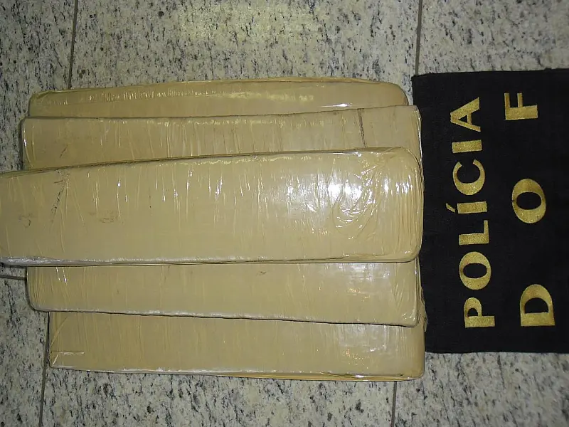 DOF apreende maconha em ônibus em Ponta Porã
