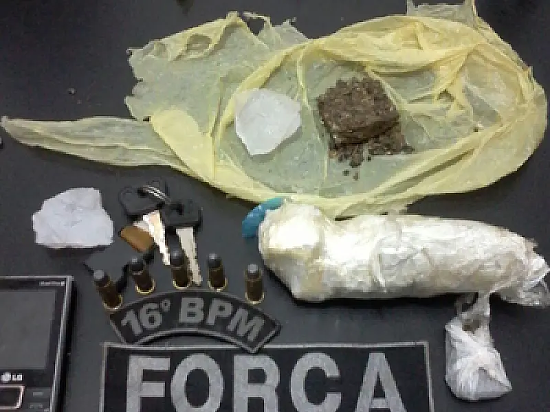 Traficante é flagrado com droga e munições e tem boca de fumo fechada em MS