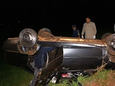 Carro capotado é encontrado abandonado na MS-376