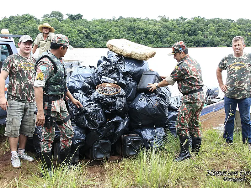 PMA e comunidade retiram quatro toneladas de lixo em limpeza do rio Pardo