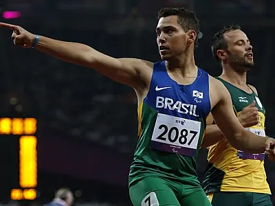 Brasileiro que venceu Pistorius vira 'superstar' em Londres e minimiza polêmica