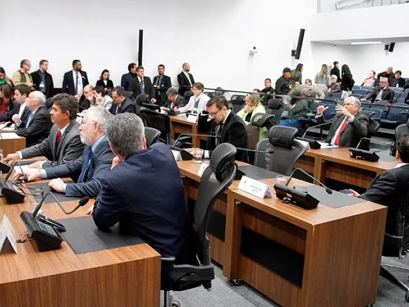 Projetos sobre saúde mental e conflito em escolas estão na pauta desta quarta-feira
