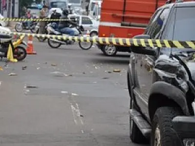 Motociclista morre ao bater de frente com caminhonete na Capital