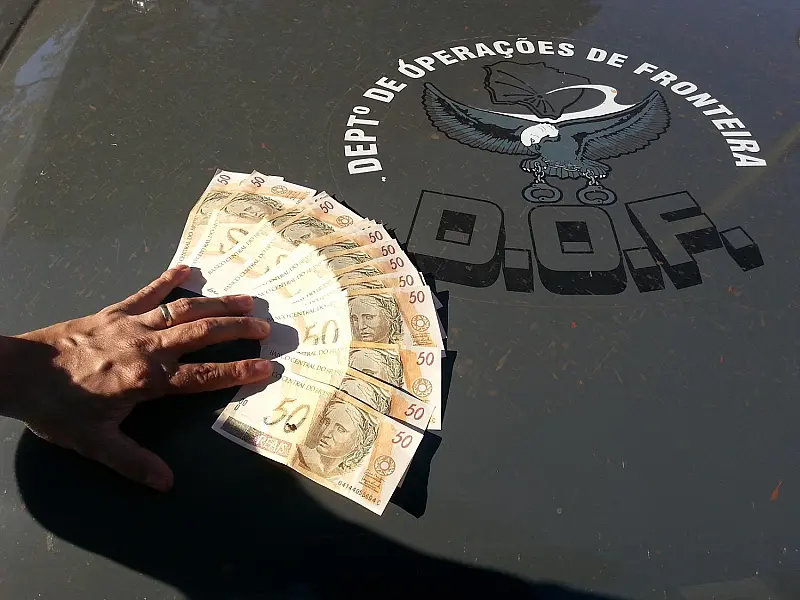 DOF apreende 20 notas falsas de 50 reais