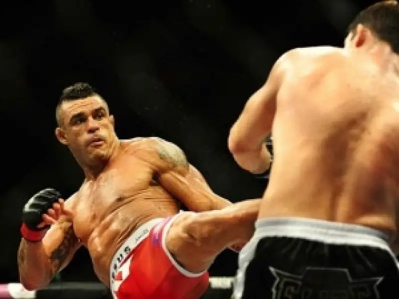 Vitor Belfort derrota inglês no UFC São Paulo neste domingo