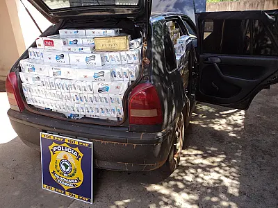 Após fuga, motorista é preso com 1500 pacotes de cigarros