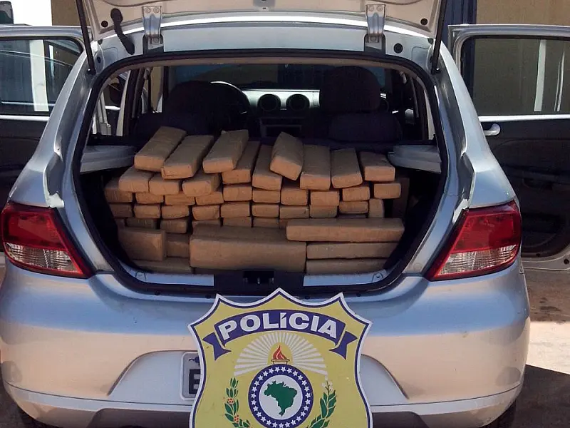 PRF apreende 224,7 kg de maconha durante fiscalização