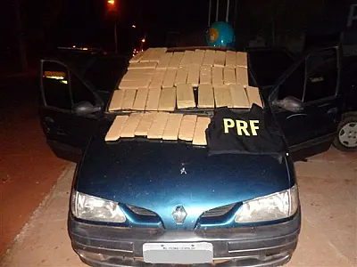 PRF encontra maconha em veículo de Minas Gerais