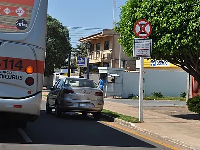 Agetran realiza fiscalização educativa na avenida Júlio de Castilho