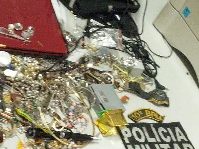 Adolescente é apreendido pelo 10º BPM após roubo na Capital