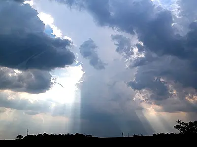 Março termina com aumento de nuvens e temperaturas entre 11°C a 35°C no Estado 
