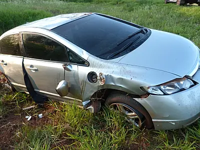 Homem é preso após perseguição e capotar carro em Ivinhema