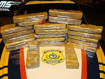 PRF apreende mais de 30 quilos de maconha em Camapuã