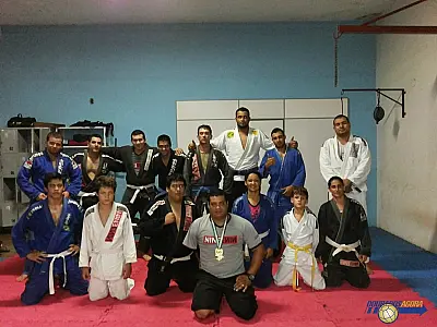 Sem um braço, lutador do MS é campeão em seletiva de Jiu-Jitsu