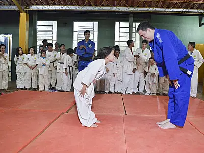 Projeto Judô Nota Dez leva aulas gratuitas no Indubrasil