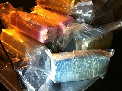 PRF prende homem que transportava tabletes de cocaína