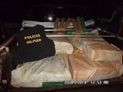 PM de Eldorado apreende maconha e recupera S-10 roubada