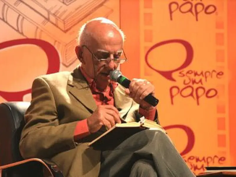 Rubem Alves participa do encerramento da 24ª Noite Nacional da Poesia