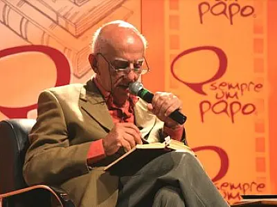 Rubem Alves participa do encerramento da 24ª Noite Nacional da Poesia