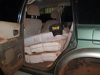 DOF encontra 233 kg de maconha em veículo abandonado em Dourados