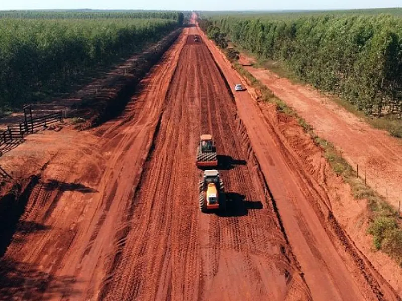 Obra de pavimentação de rodovia em Três Lagoas tem 10 equipes de trabalho