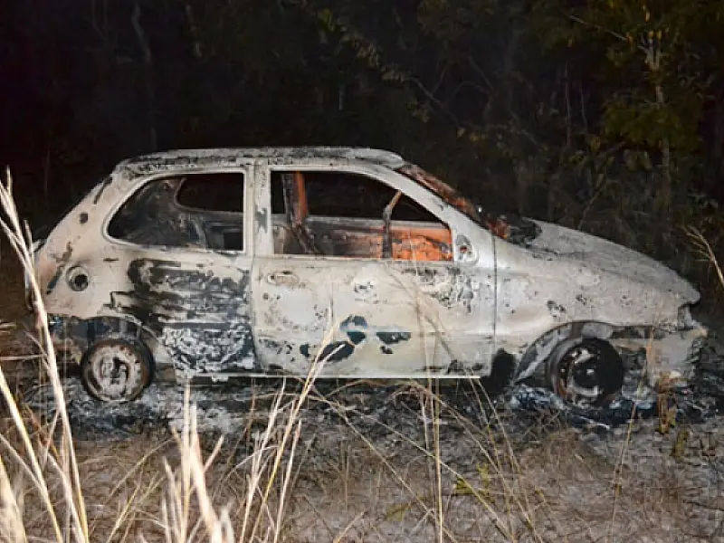 Veículo é encontrado todo incendiado em estrada na zona rural de Coxim