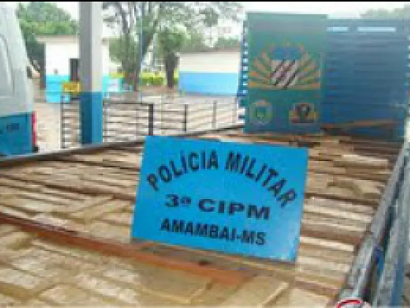 PM de Amambai apreende quase uma tonelada de maconha na MS-156