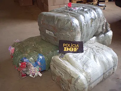 DOF apreende 157 kg de roupas contrabandeadas
