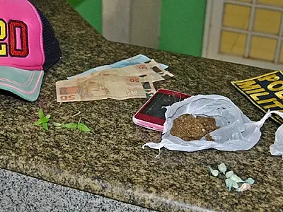 Rádio Patrulha da PM prende jovem por tráfico de drogas em Coxim